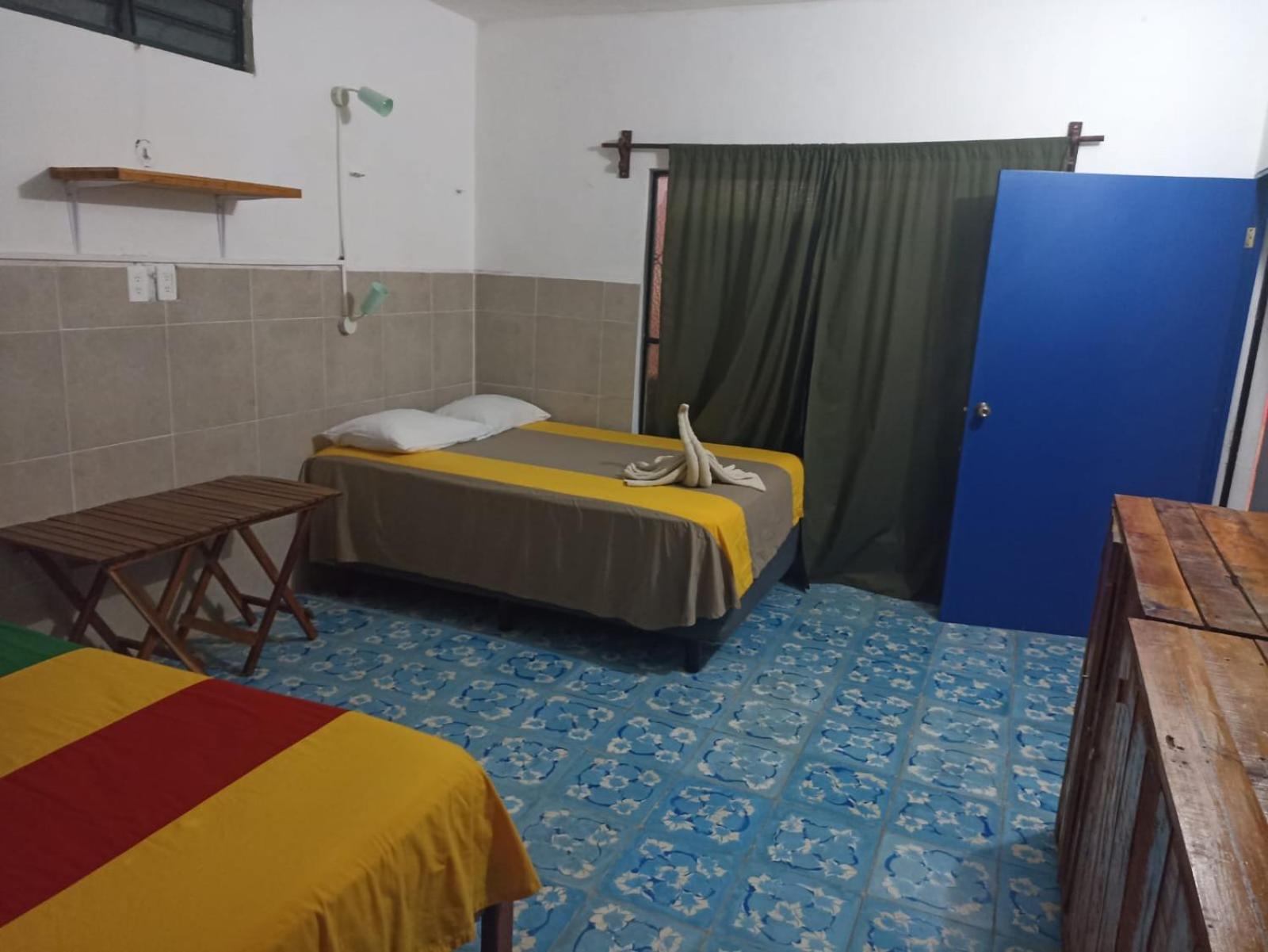 Hostal Las Cruces 巴利亚多利德 外观 照片