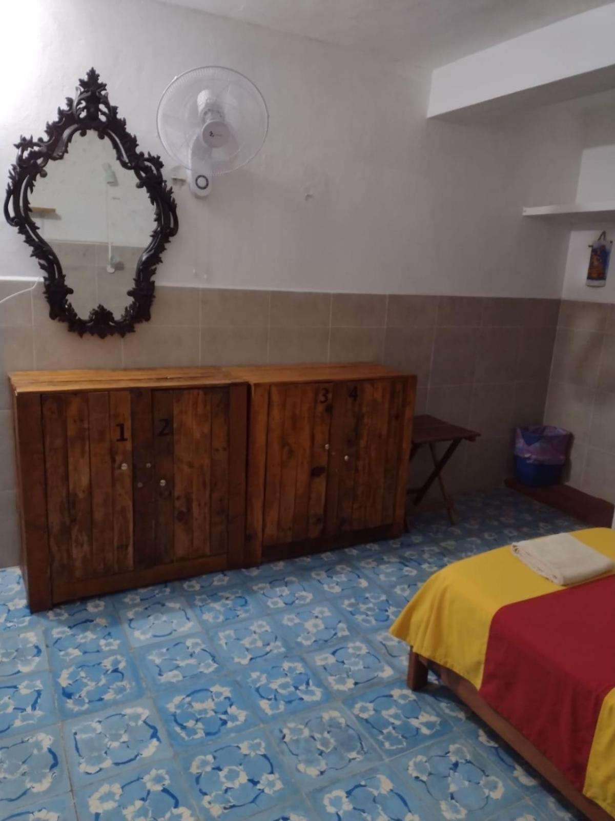 Hostal Las Cruces 巴利亚多利德 外观 照片