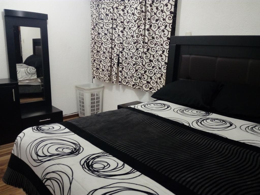Hostal Las Cruces 巴利亚多利德 外观 照片