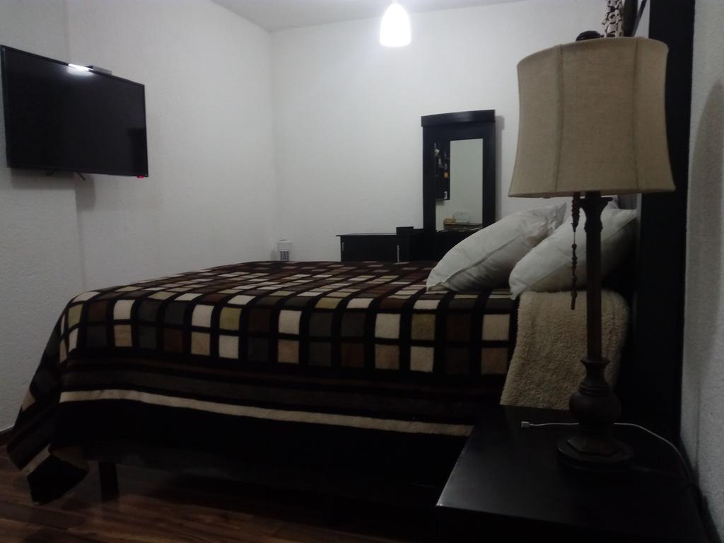 Hostal Las Cruces 巴利亚多利德 外观 照片