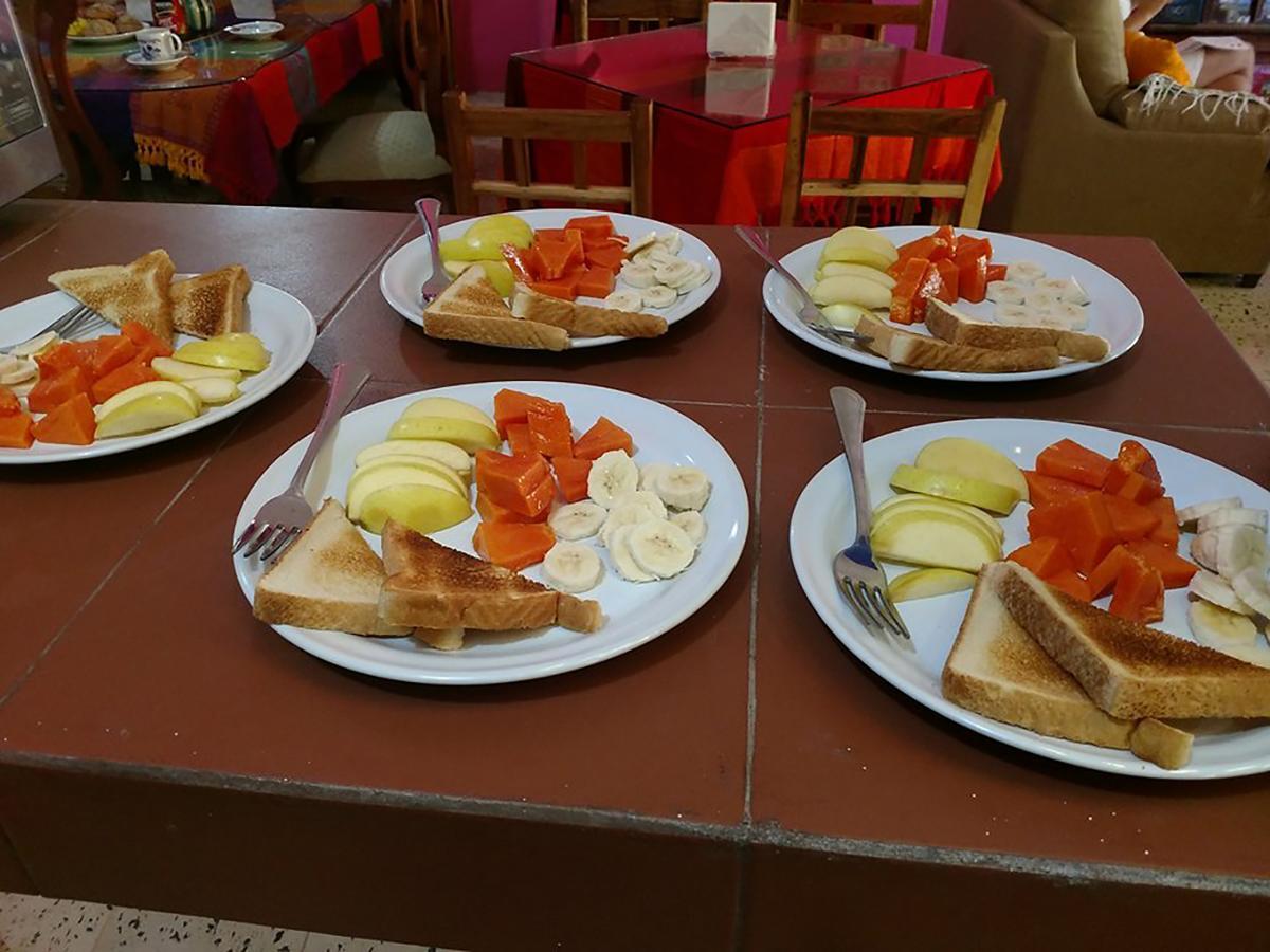 Hostal Las Cruces 巴利亚多利德 外观 照片
