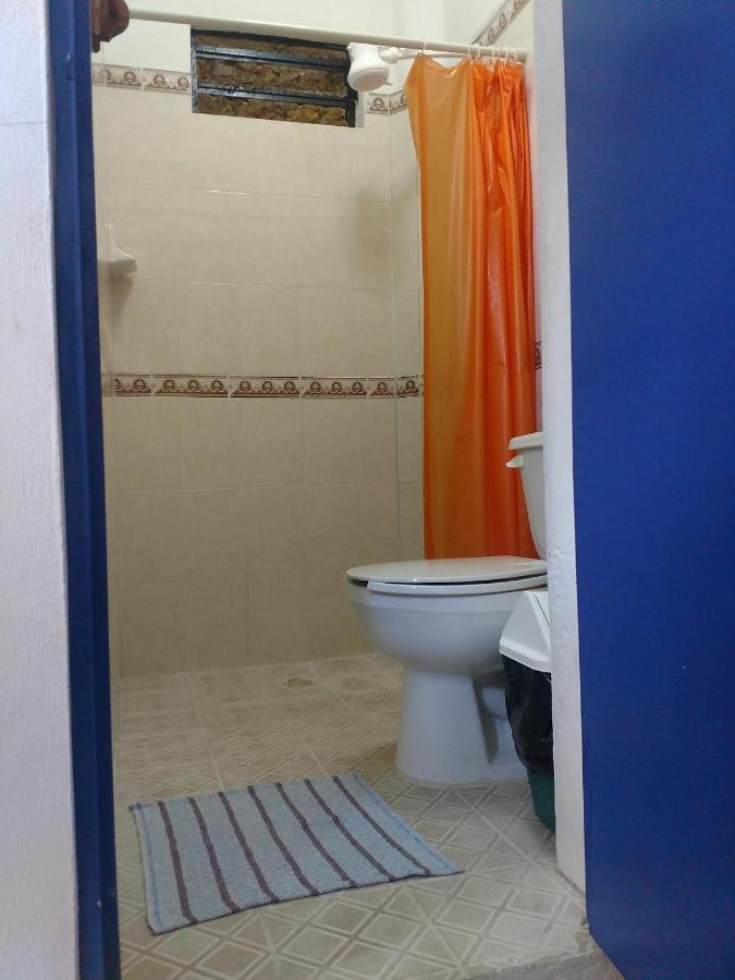 Hostal Las Cruces 巴利亚多利德 外观 照片